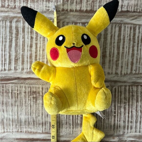 POKÉMON Tomy Yellow Pikachu Plush Toy - Picture 5 of 6